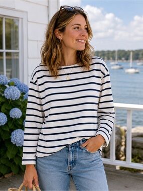 Old Navy Navy White Striped Boat Neck Long Sleeve Tee Coastal Nautical Medium